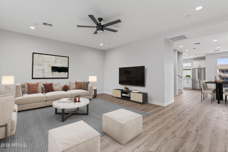 12VS) GREAT ROOM