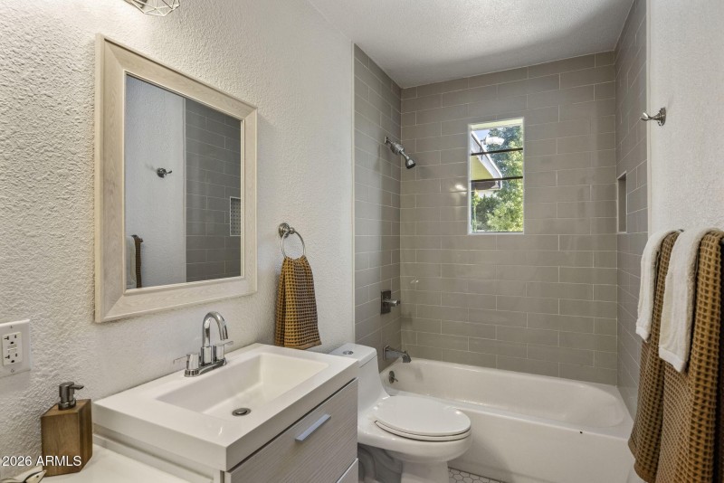 27-web-or-mls-D46A7145