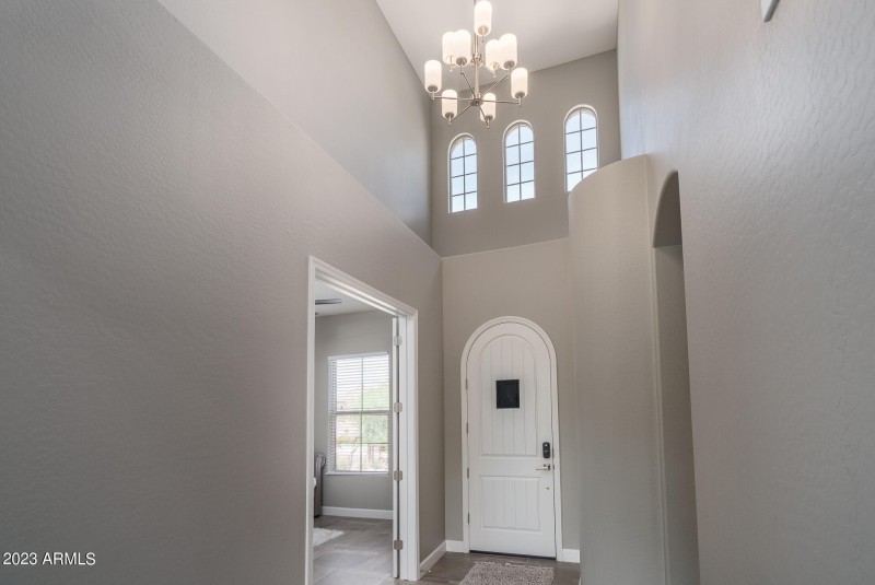 2) FOYER