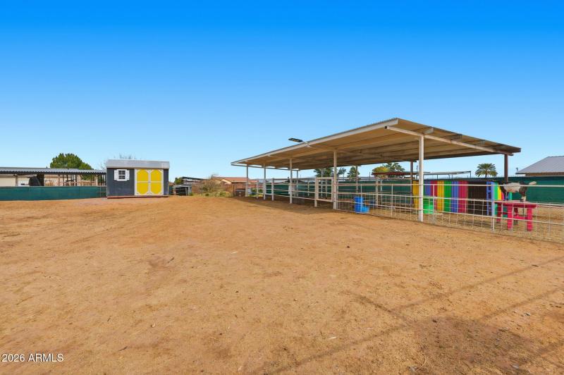 Thomas. Web. Horse Stall