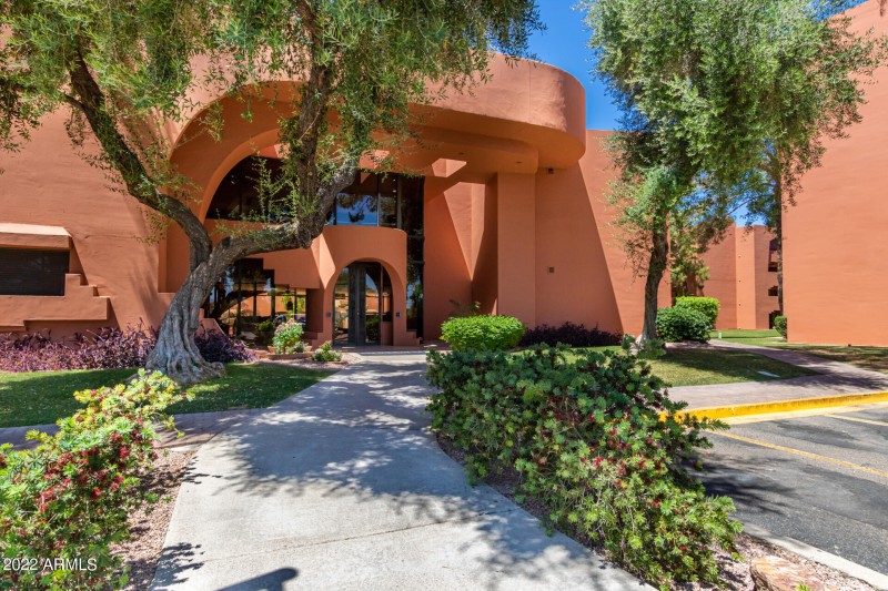 WELCOMING CLUBHOUSE