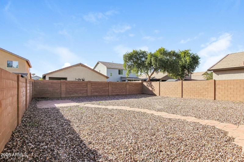 021-photo-rear-view-15036952