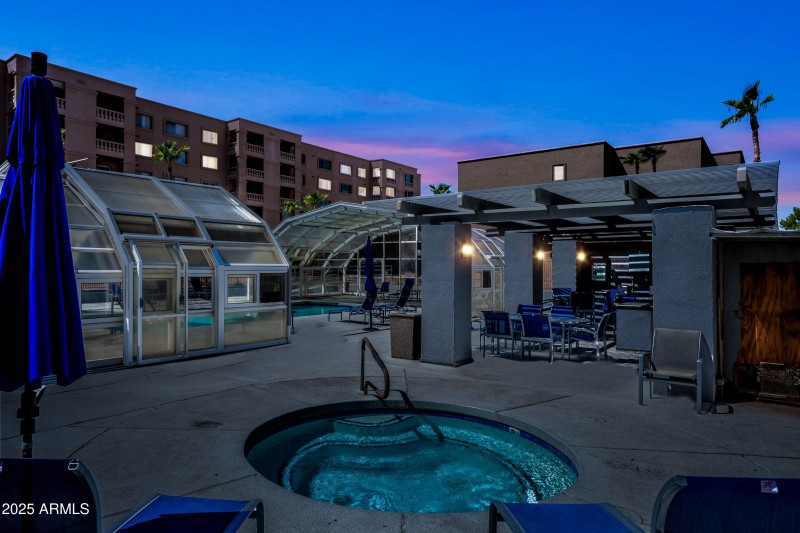 8-Scottsdale Shadows-ocupix-COMM