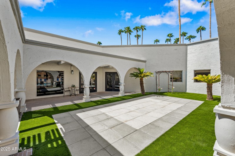 21-Scottsdale Shadows-ocupix-COMM