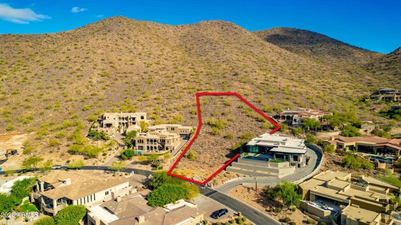 EXCEPTIONAL OVERSIZED LOT