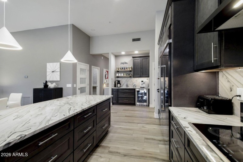 016 - 16 Kitchen