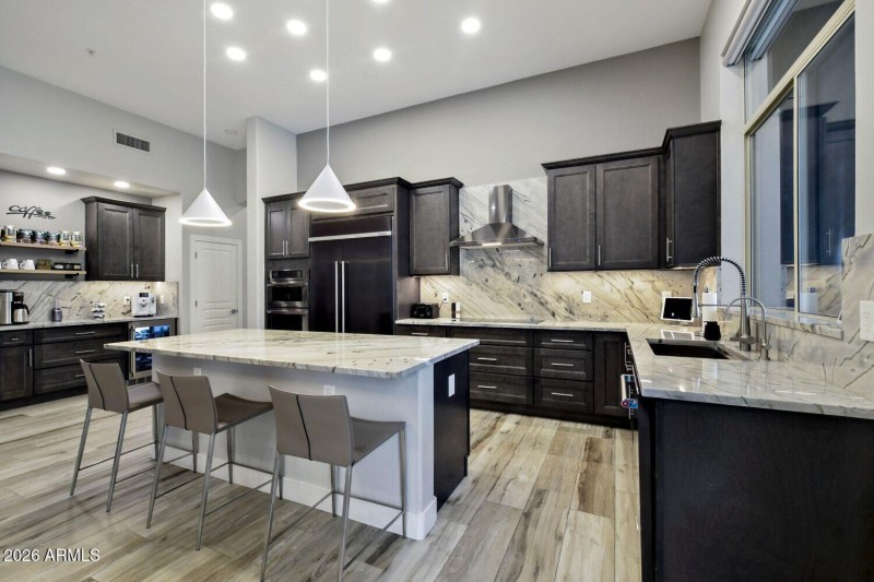 017 - 17 Kitchen