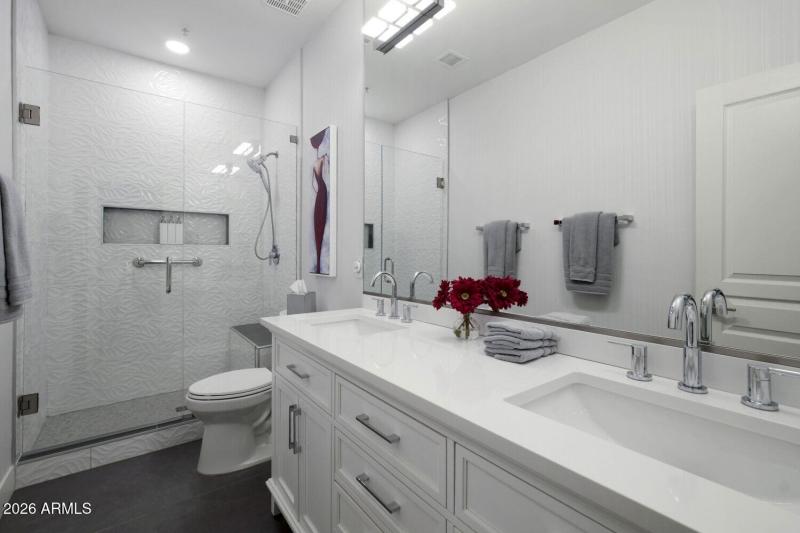 032 - 32 Bathroom