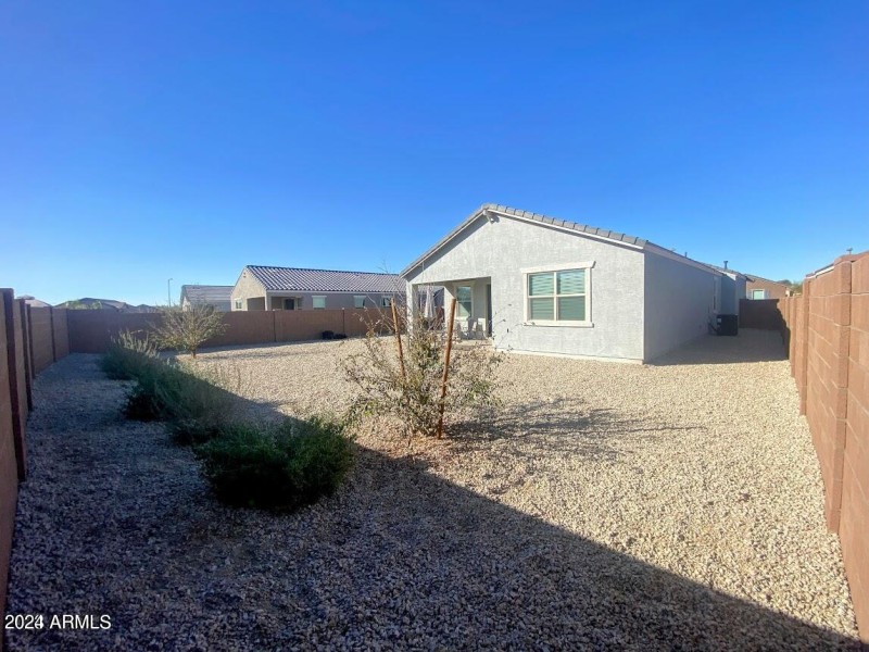 Back yard 2673