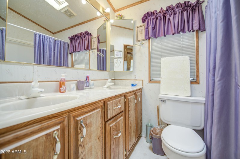 Bathroom-pic 2