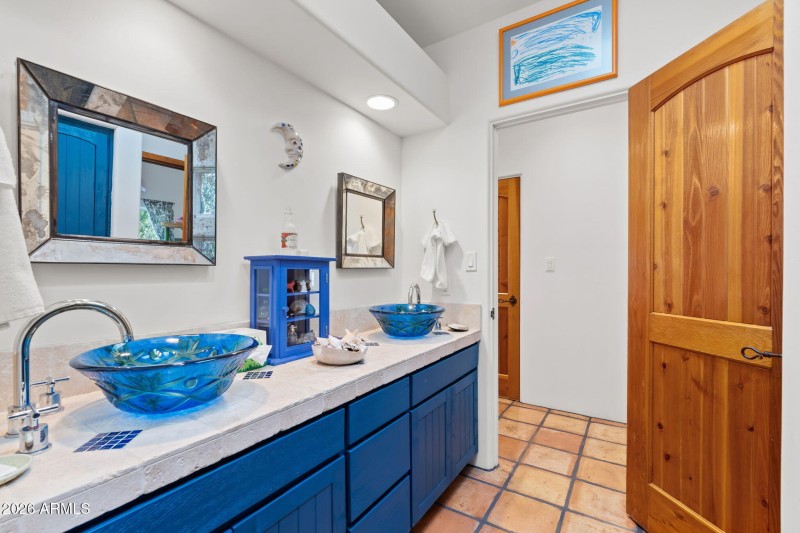 En-Suite Bath~
