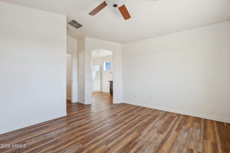 14-web-or-mls-4034-e-chambers-st