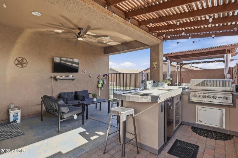 Outdoor Kitchen