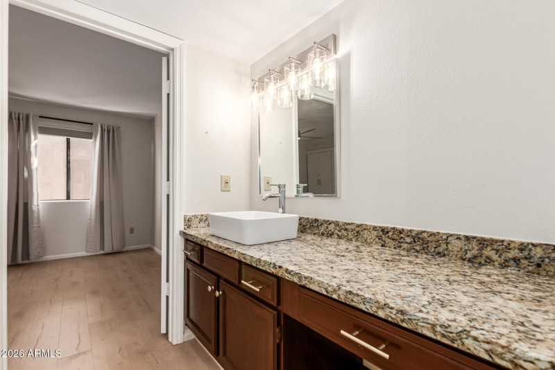 2nd Bath w/vanity