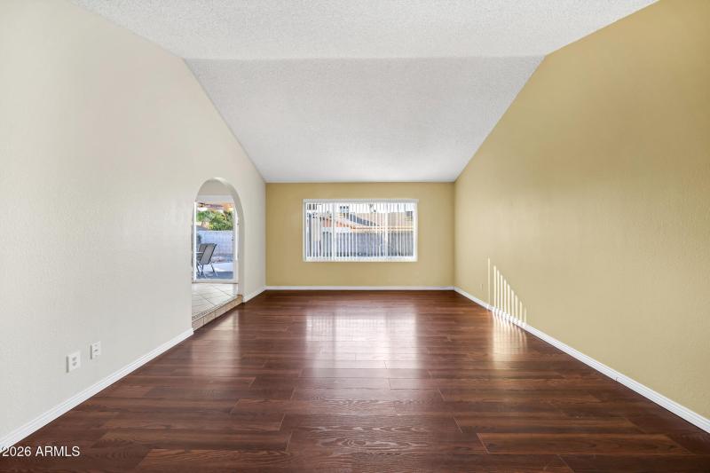 3033 W Kathleen Rd-6_(2048)