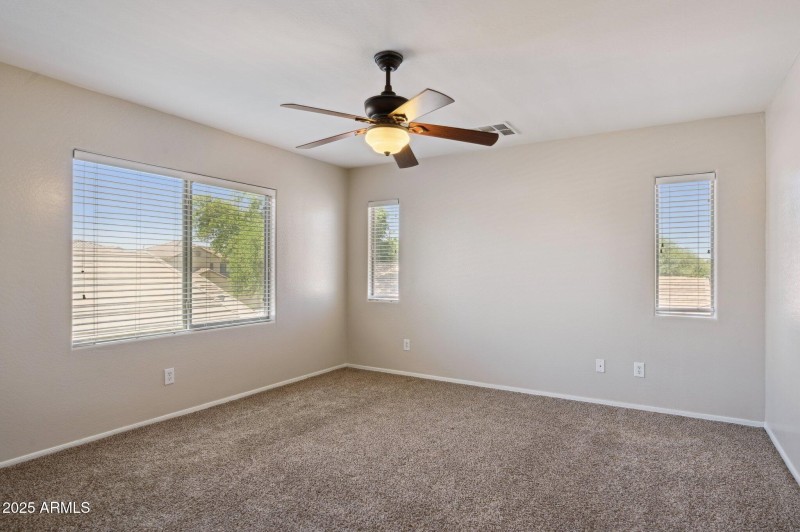 15-web-or-mls-3660-e-hyatt-ln