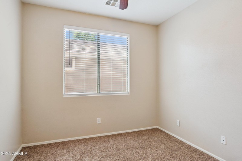 26-web-or-mls-3660-e-hyatt-ln