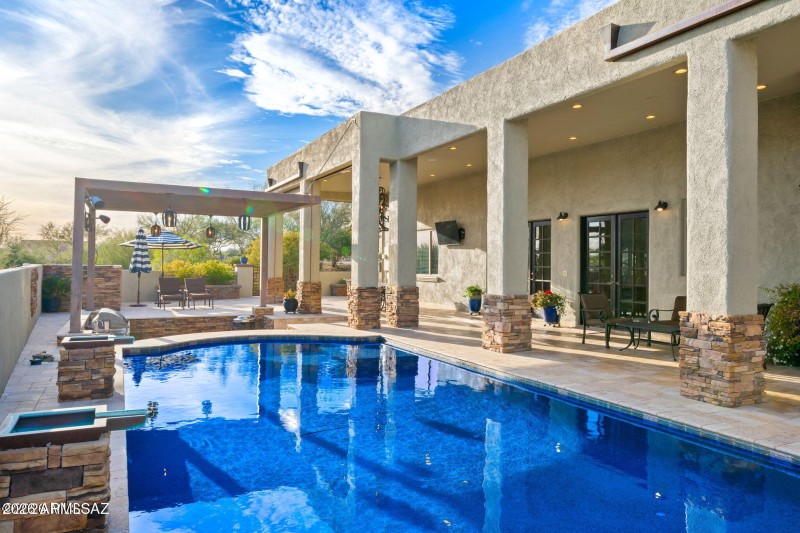 4496 N Via Bellas Catalinas