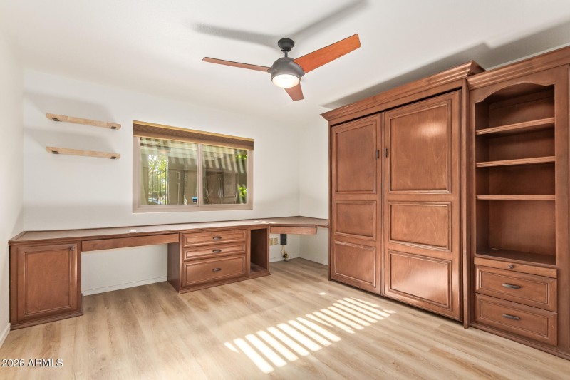 Office/bdrm/Murphy bed