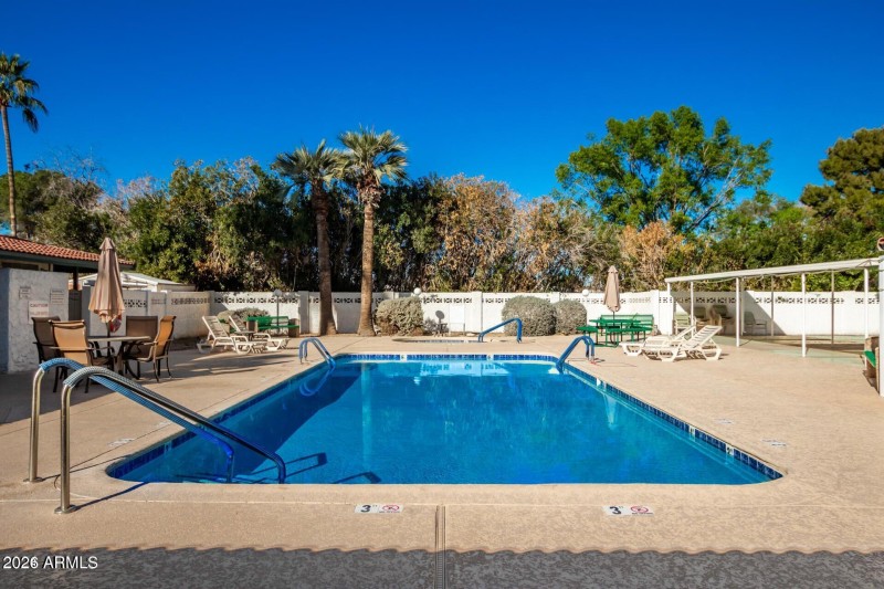 Pool 1