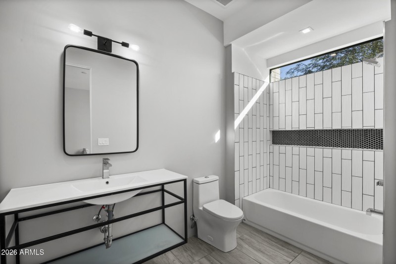 Guest Bath 1