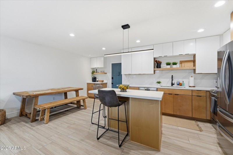06-006-kitchen