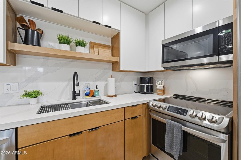 07-007-kitchen