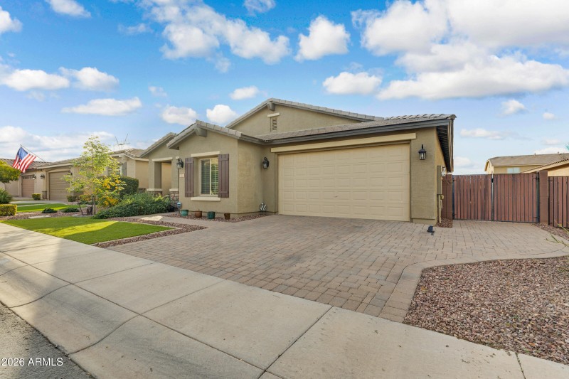 123 W Winterberry Ave-3