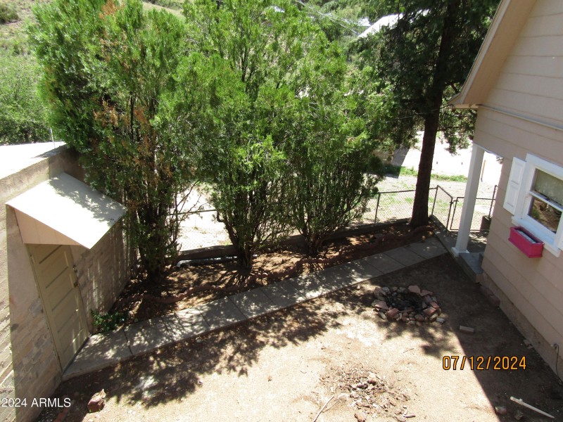 2nd level yard from above the mural