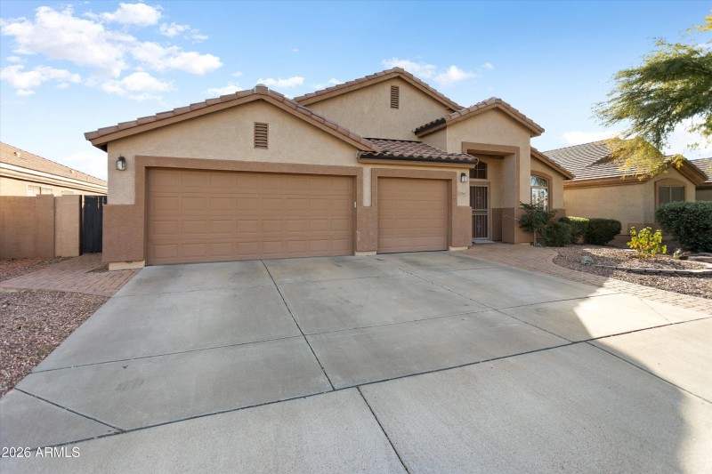 03-13367 W Lisbon Ln