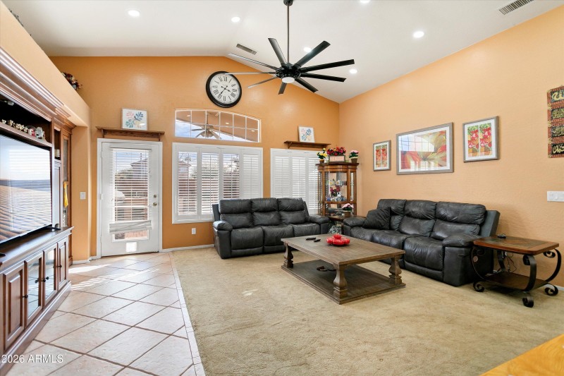 08-13367 W Lisbon Ln
