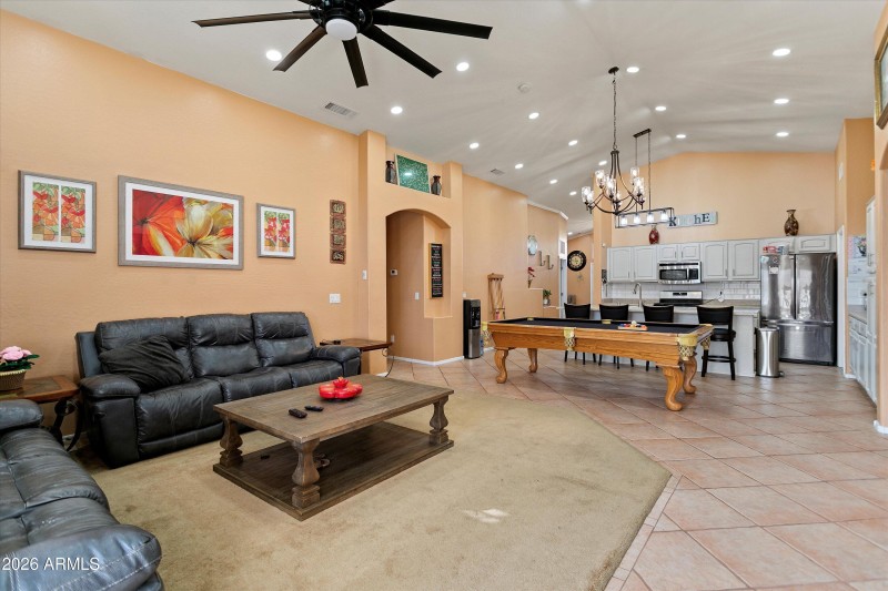 09-13367 W Lisbon Ln