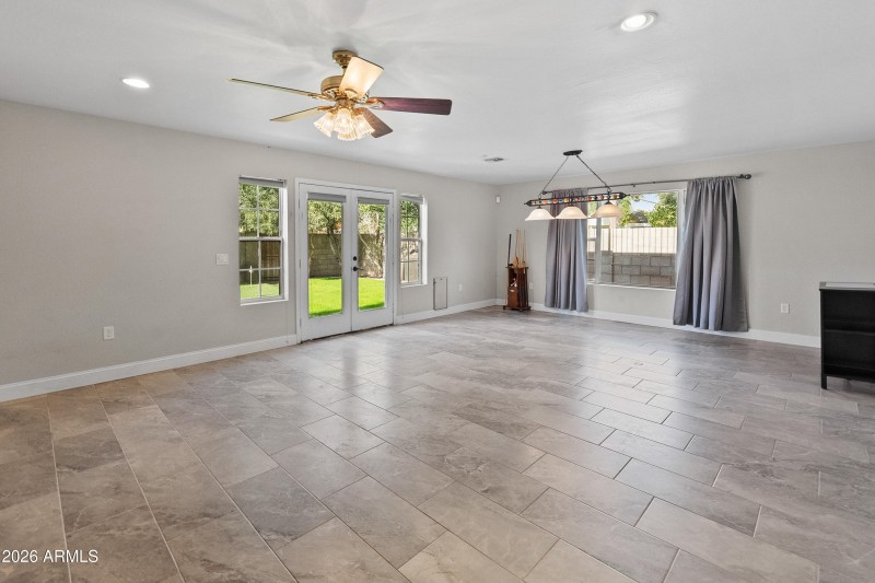 8464 N 7th Ave-9