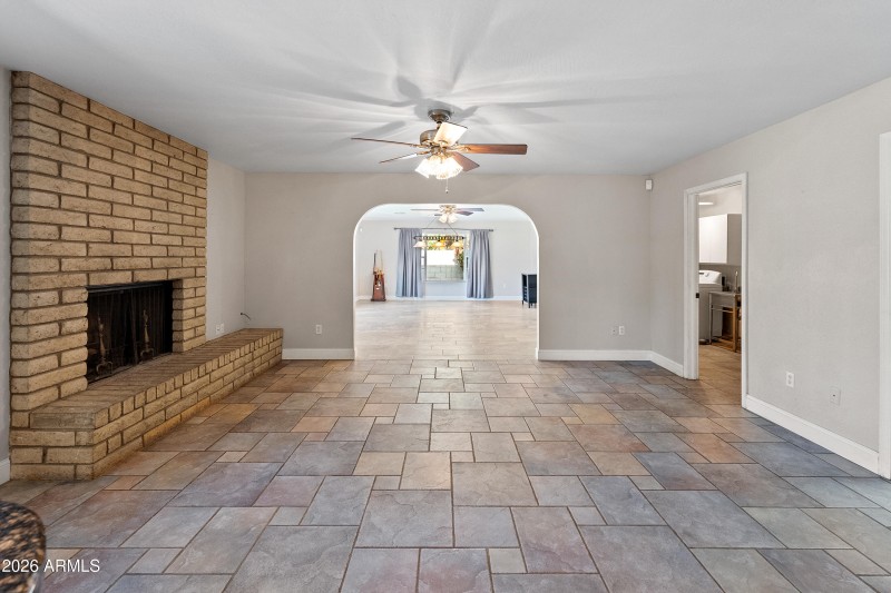 8464 N 7th Ave-10