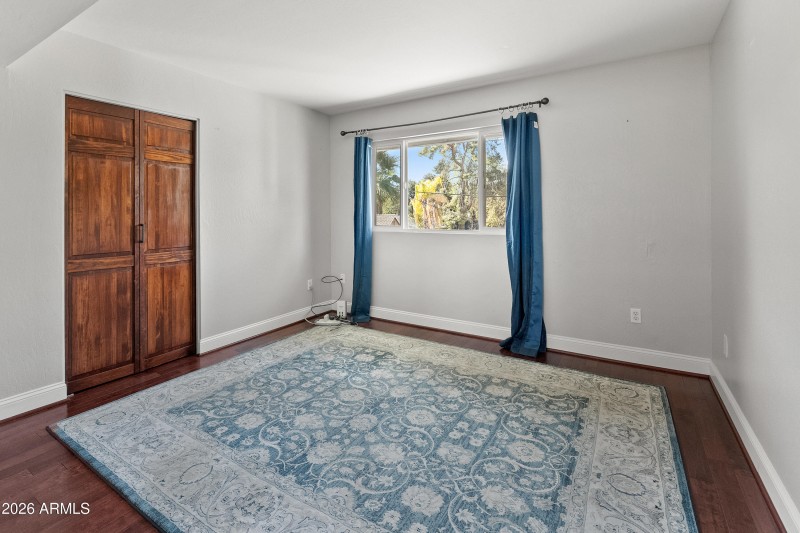 8464 N 7th Ave-33