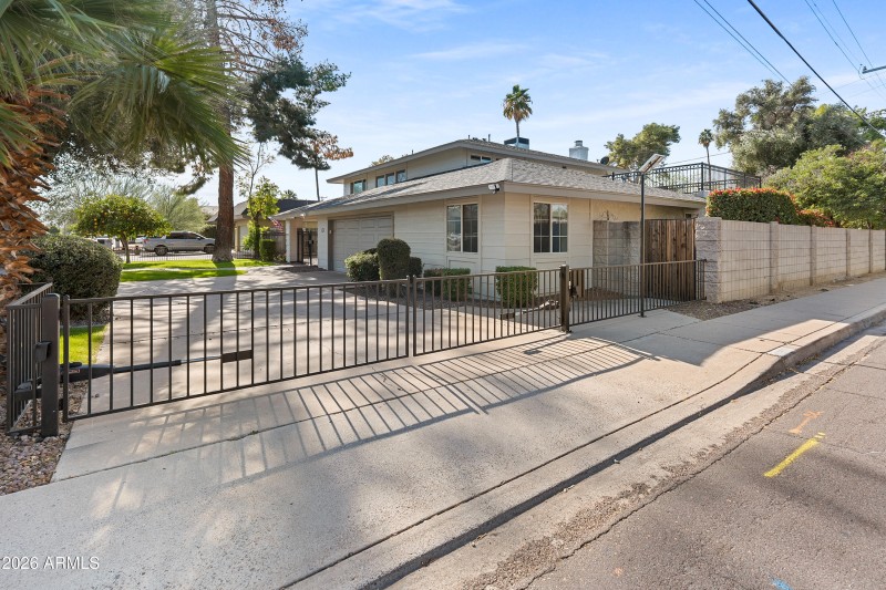 8464 N 7th Ave-62