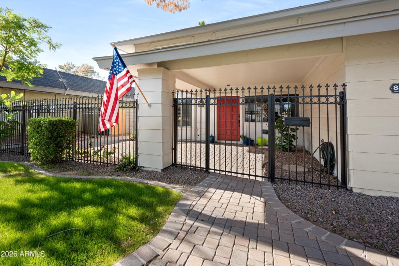 8464 N 7th Ave-65