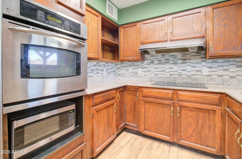 186 Kelly St-12
