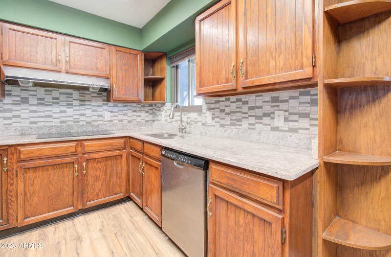 186 Kelly St-13