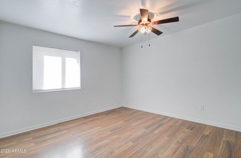 186 Kelly St-19