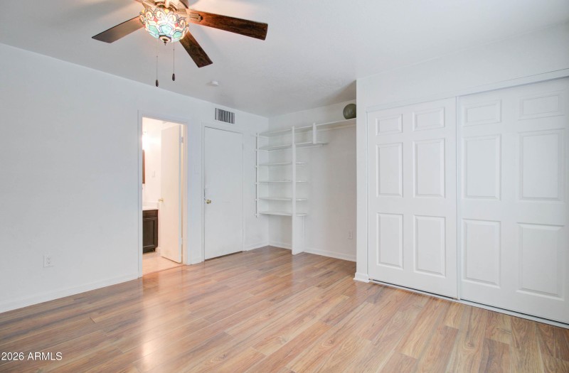 186 Kelly St-21