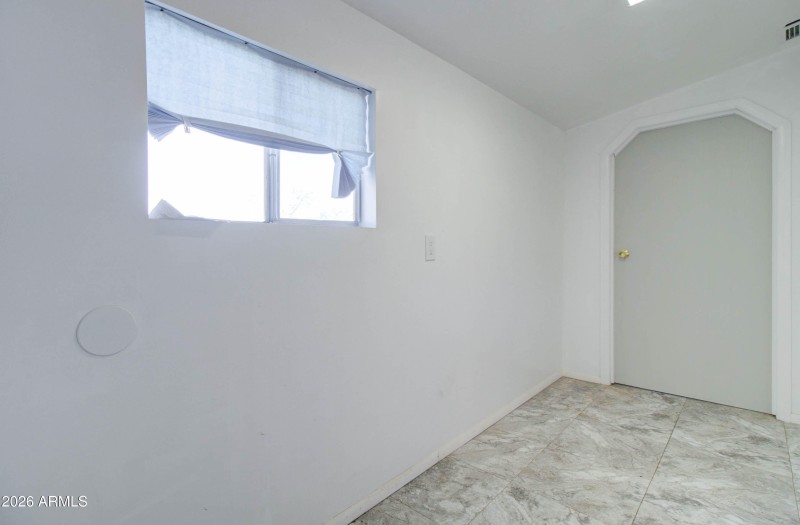 186 Kelly St-35