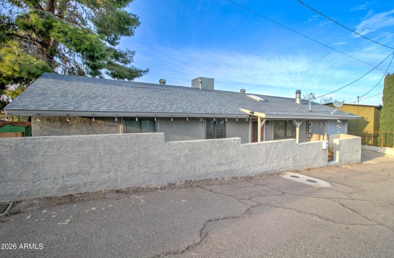 186 Kelly St ext-2