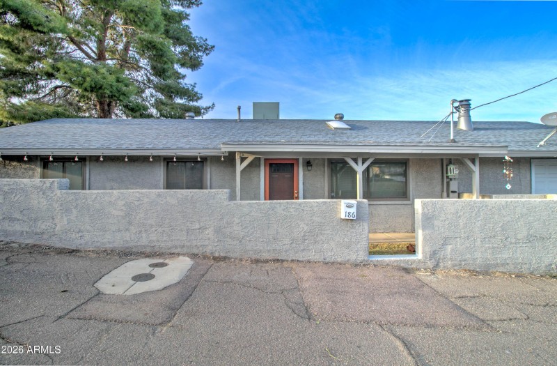 186 Kelly St ext-3