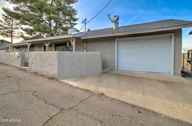 186 Kelly St ext-4