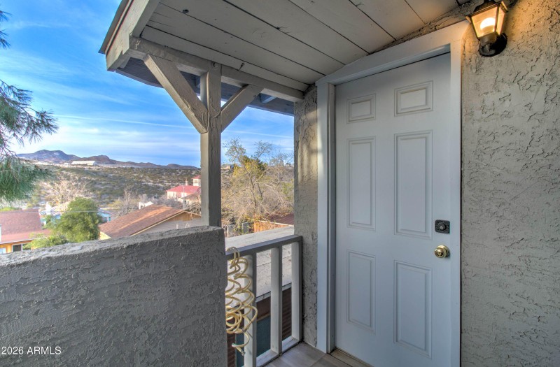 186 Kelly St ext-6