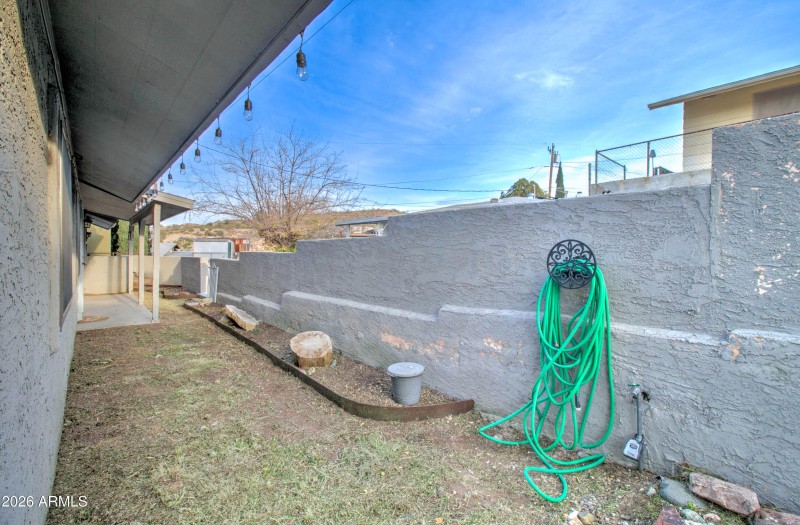 186 Kelly St ext-8