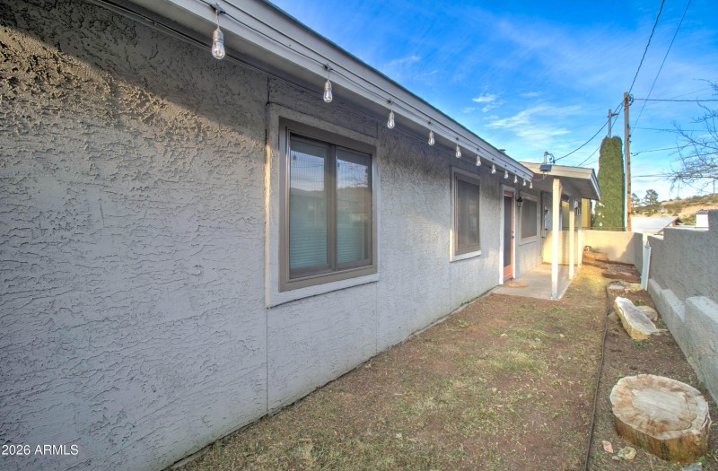 186 Kelly St ext-9