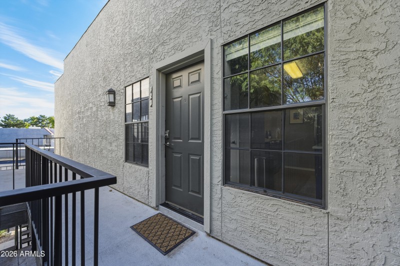 8020 E THOMAS RD-02