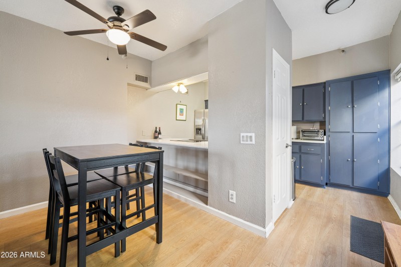 8020 E THOMAS RD-04